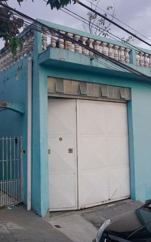 Casa à venda com 240m², 5 quartos e 3 vagasFachada