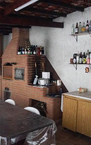Casa à venda com 240m², 5 quartos e 3 vagasÁrea Churrasqueira