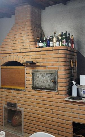Casa à venda com 240m², 5 quartos e 3 vagasÁrea Churrasqueira