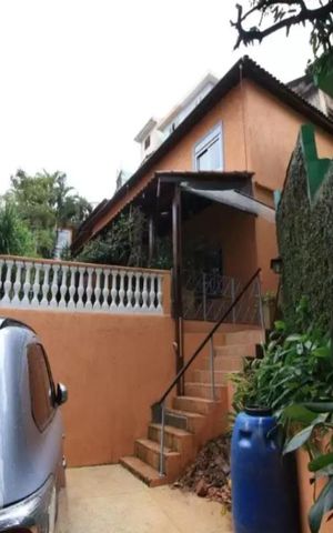 Casa à venda com 260m², 3 quartos e 2 vagas Casa à venda com 260m², 3 quartos e 2 vagasÁrea Externa
