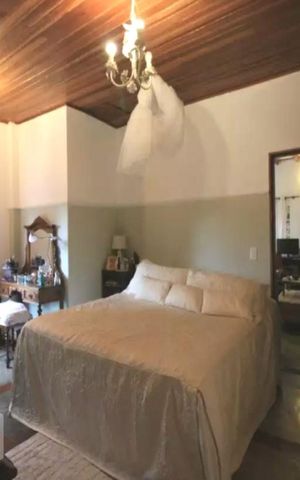 Casa à venda com 260m², 3 quartos e 2 vagas Casa à venda com 260m², 3 quartos e 2 vagasQuarto
