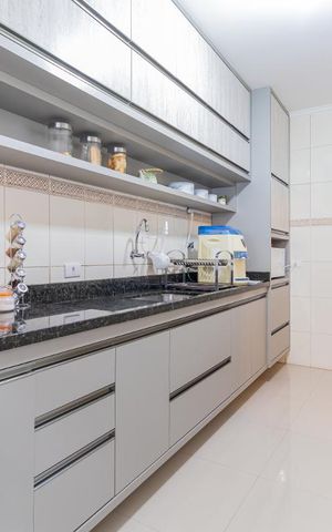 Casa à venda com 260m², 3 quartos e 3 vagas Casa à venda com 260m², 3 quartos e 3 vagasCozinha