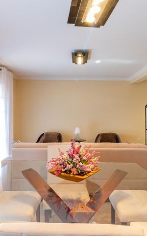 Casa à venda com 260m², 3 quartos e 3 vagas Casa à venda com 260m², 3 quartos e 3 vagasSala de Estar/Sala de Jantar