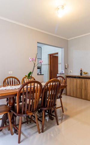 Casa à venda com 260m², 3 quartos e 3 vagas Casa à venda com 260m², 3 quartos e 3 vagasCozinha - Copa