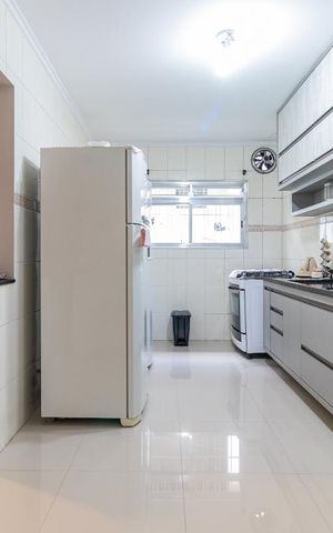 Casa à venda com 260m², 3 quartos e 3 vagas Casa à venda com 260m², 3 quartos e 3 vagasCozinha