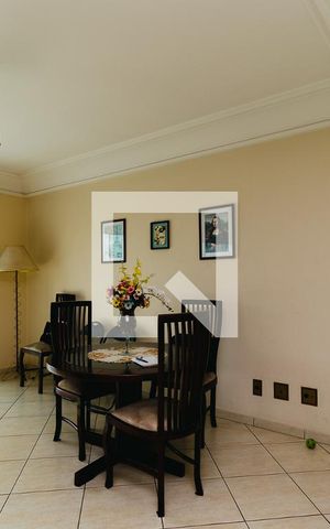 Casa à venda com 372m², 3 quartos e 4 vagasSala