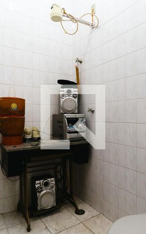 Casa à venda com 372m², 3 quartos e 4 vagasBanheiro 2