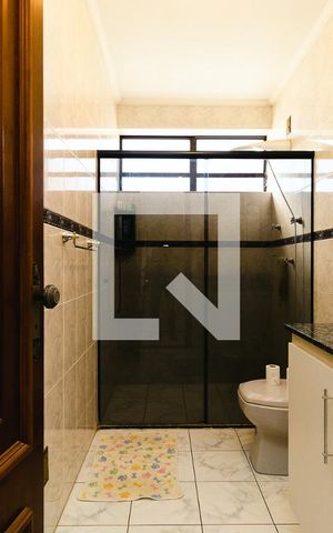 Casa à venda com 372m², 3 quartos e 4 vagasBanheiro