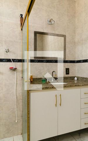 Casa à venda com 372m², 3 quartos e 4 vagasBanheiro da Suíte