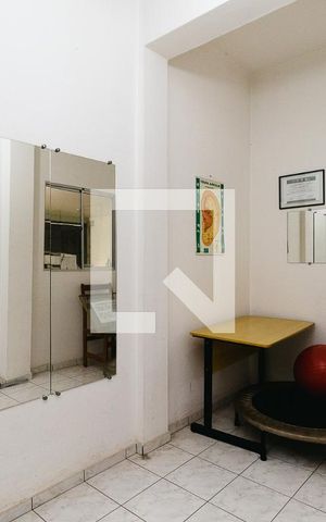 Casa à venda com 372m², 3 quartos e 4 vagasEscritório