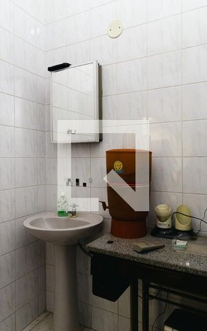 Casa à venda com 372m², 3 quartos e 4 vagasBanheiro 2