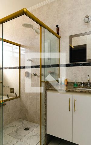 Casa à venda com 372m², 3 quartos e 4 vagasBanheiro da Suíte