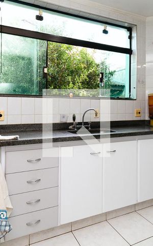 Casa à venda com 372m², 3 quartos e 4 vagasCozinha