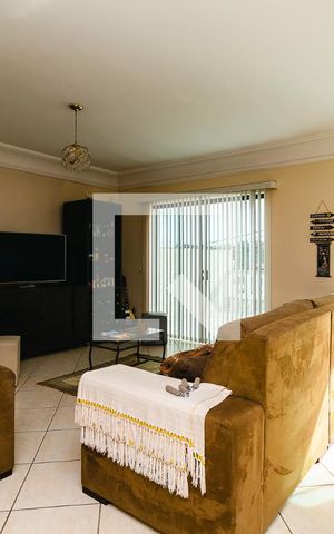 Casa à venda com 372m², 3 quartos e 4 vagasSala