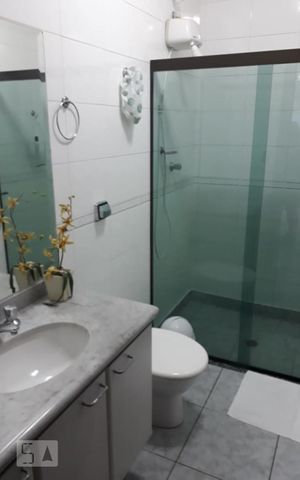 Casa à venda com 800m², 7 quartos e 6 vagas Casa à venda com 800m², 7 quartos e 6 vagasBanheiro