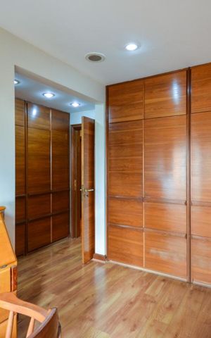 Apartamento à venda com 260m², 4 quartos e 4 vagas Apartamento à venda com 260m², 4 quartos e 4 vagasQuarto