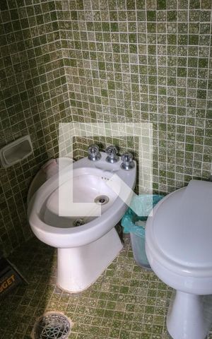 Casa para alugar com 450m², 5 quartos e 7 vagas Casa para alugar com 450m², 5 quartos e 7 vagasBanheiro da Suíte 4