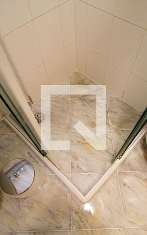Apartamento à venda com 200m², 3 quartos e 4 vagas Apartamento à venda com 200m², 3 quartos e 4 vagasBanheiro da Suíte 1