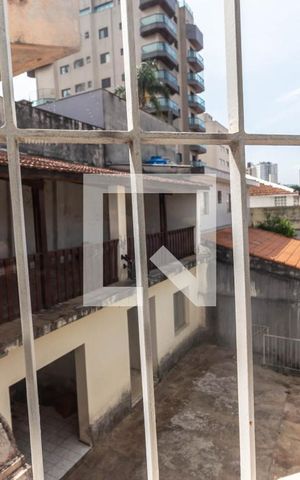 Casa à venda com 250m², 4 quartos e 3 vagas Casa à venda com 250m², 4 quartos e 3 vagasVista Quarto 1