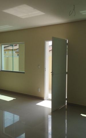 Casa à venda com 96m², 3 quartos e 2 vagas Casa à venda com 96m², 3 quartos e 2 vagasSala