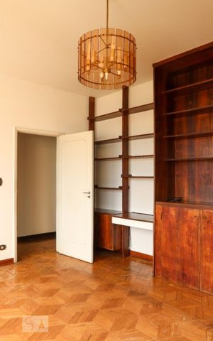 Casa à venda com 685m², 3 quartos e 4 vagas Casa à venda com 685m², 3 quartos e 4 vagasQuarto