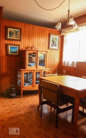 Casa à venda com 685m², 3 quartos e 4 vagas Casa à venda com 685m², 3 quartos e 4 vagasSala de Jantar