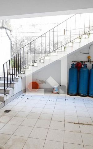 Casa à venda com 700m², 4 quartos e sem vaga Casa à venda com 700m², 4 quartos e sem vagaÁrea de serviço