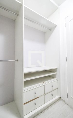 Casa à venda com 700m², 4 quartos e sem vaga Casa à venda com 700m², 4 quartos e sem vagaCloset