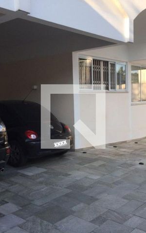 Casa à venda com 682m², 3 quartos e 10 vagas Casa à venda com 682m², 3 quartos e 10 vagasÁrea Externa