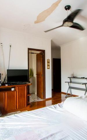 Casa à venda com 290m², 5 quartos e 5 vagas Casa à venda com 290m², 5 quartos e 5 vagasQuarto 4 - Suíte