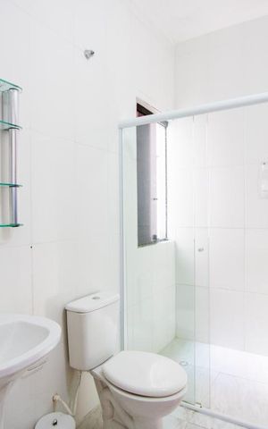 Casa à venda com 290m², 5 quartos e 5 vagas Casa à venda com 290m², 5 quartos e 5 vagasBanheiro social