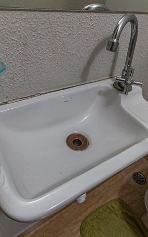 Casa à venda com 77m², 3 quartos e 2 vagas Casa à venda com 77m², 3 quartos e 2 vagasLavabo - Torneira