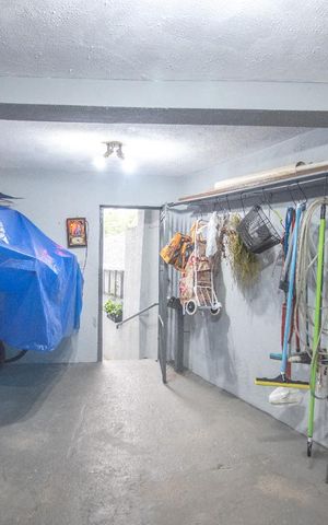 Casa à venda com 110m², 4 quartos e 1 vagaGaragem
