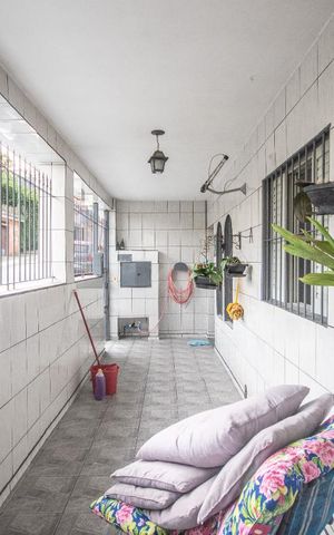 Casa à venda com 110m², 4 quartos e 1 vagaCorredor