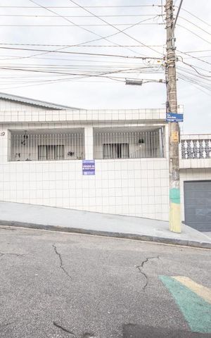 Casa à venda com 110m², 4 quartos e 1 vagaFachada