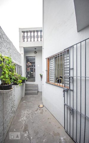 Casa à venda com 110m², 4 quartos e 1 vagaQuintal