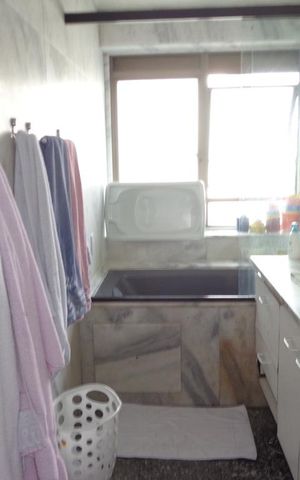 Apartamento à venda com 306m², 3 quartos e 6 vagas Apartamento à venda com 306m², 3 quartos e 6 vagasBanheiro