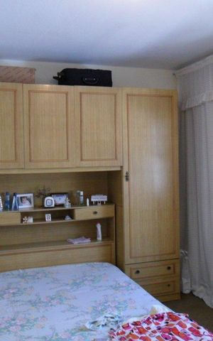 Casa à venda com 208m², 2 quartos e 2 vagas Casa à venda com 208m², 2 quartos e 2 vagasQuarto