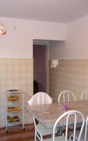 Casa à venda com 208m², 2 quartos e 2 vagas Casa à venda com 208m², 2 quartos e 2 vagasCozinha