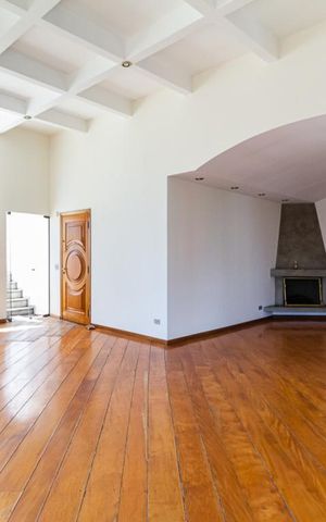 Apartamento à venda com 360m², 4 quartos e 5 vagas Apartamento à venda com 360m², 4 quartos e 5 vagasSala