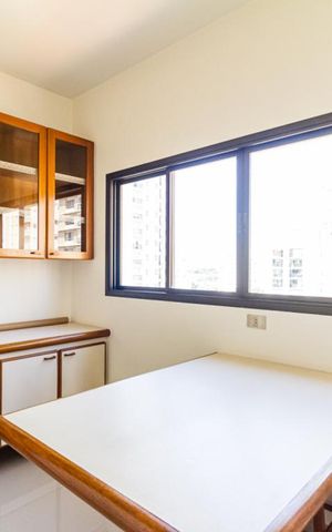 Apartamento à venda com 360m², 4 quartos e 5 vagas Apartamento à venda com 360m², 4 quartos e 5 vagasCozinha