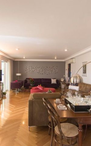 Apartamento à venda com 308m², 4 quartos e 4 vagas Apartamento à venda com 308m², 4 quartos e 4 vagasSala