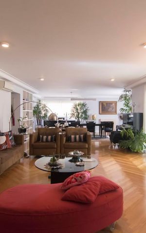 Apartamento à venda com 308m², 4 quartos e 4 vagas Apartamento à venda com 308m², 4 quartos e 4 vagasSala