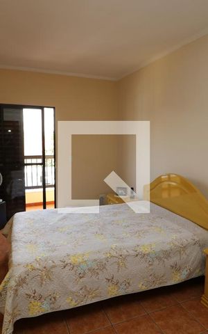 Casa à venda com 370m², 4 quartos e 10 vagasSuite