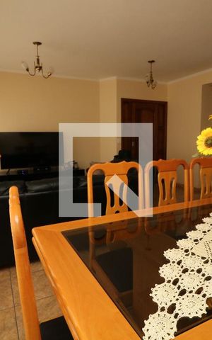 Casa à venda com 370m², 4 quartos e 10 vagasSala