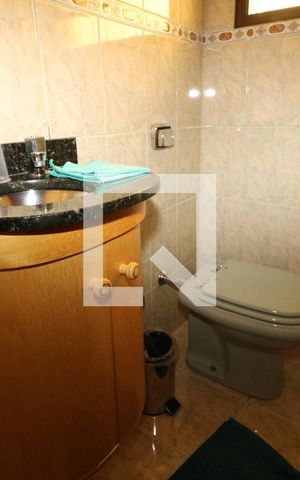 Casa à venda com 370m², 4 quartos e 10 vagasBanheiro 2