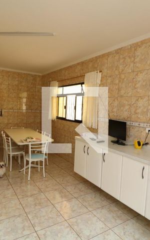 Casa à venda com 370m², 4 quartos e 10 vagasCozinha