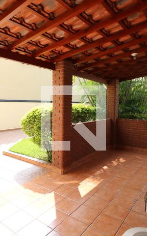 Casa à venda com 370m², 4 quartos e 10 vagasChurrasqueira