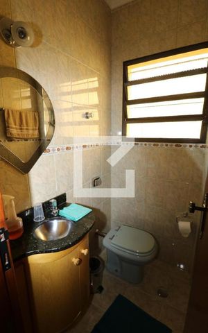 Casa à venda com 370m², 4 quartos e 10 vagasBanheiro 2