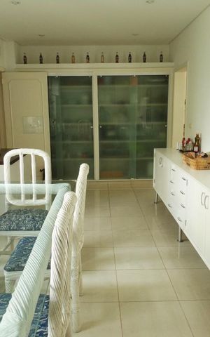 Apartamento à venda com 330m², 3 quartos e 3 vagas Apartamento à venda com 330m², 3 quartos e 3 vagasCozinha